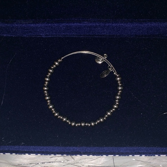 Set of three silver bangles - Picture 2 of 4